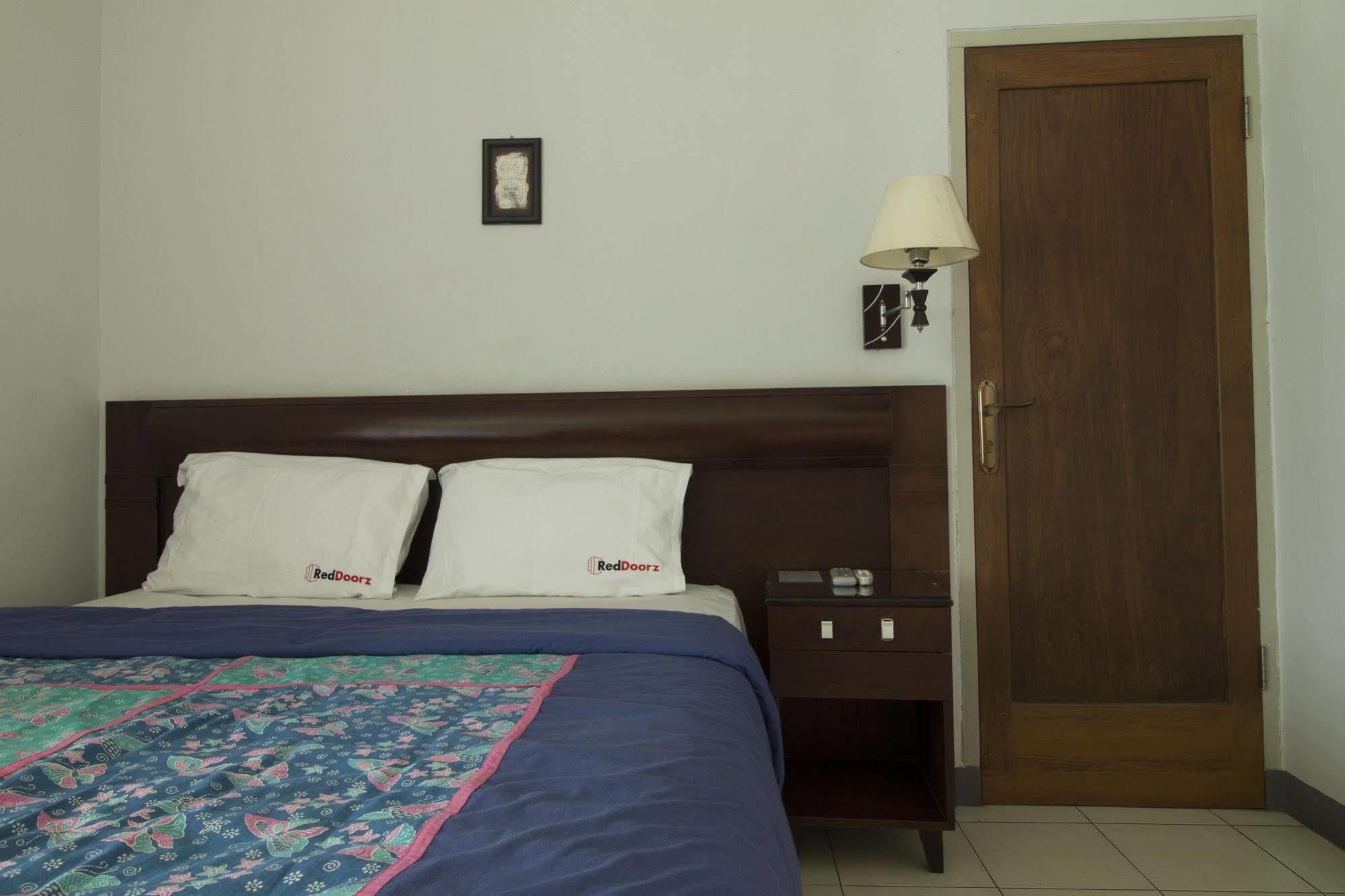 Reddoorz @ Setrasari Bandung
